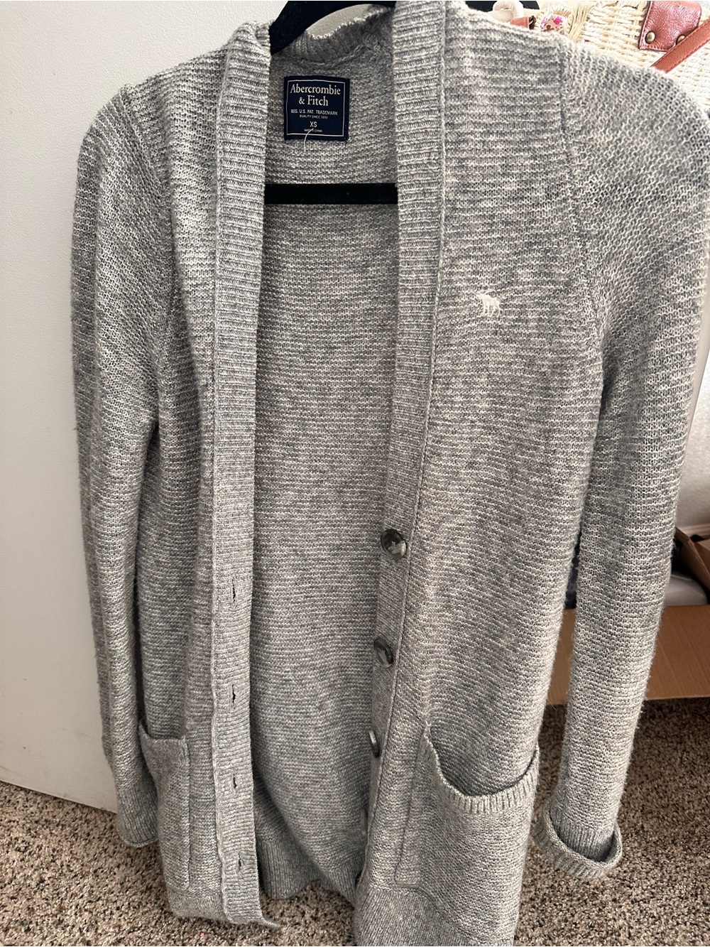 Abercrombie & Fitch Men’s Light Gray Shawl Collar Cardigan